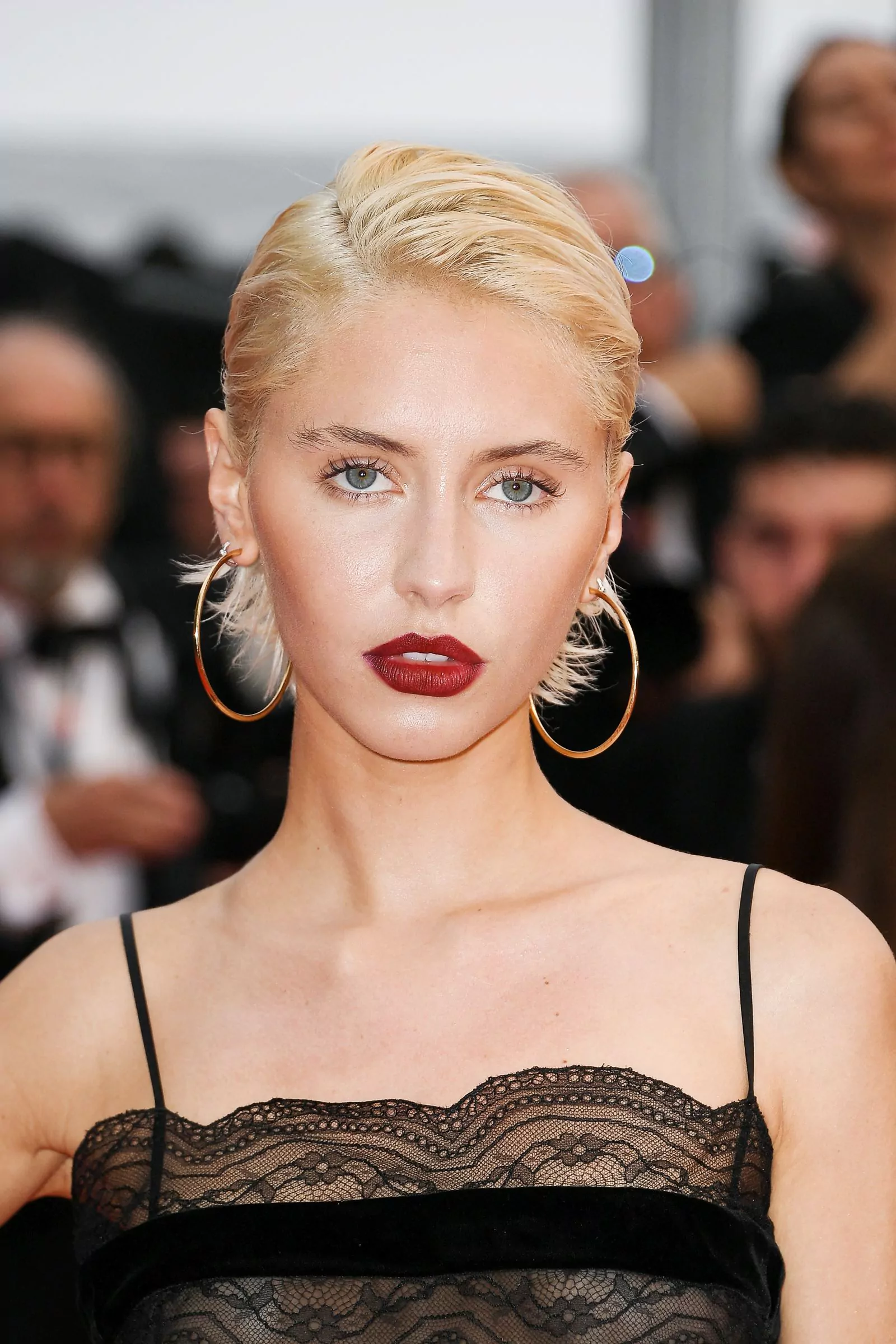 Iris Lowe in Saint Lauren at the premiere of the film “Monster” at the 76th Cannes Film Festival, photo 1 Iris Lowe in Saint Lauren at the premiere of the film “Monster” at the 76th Cannes Film Festival, May 17, 2023, photo 1