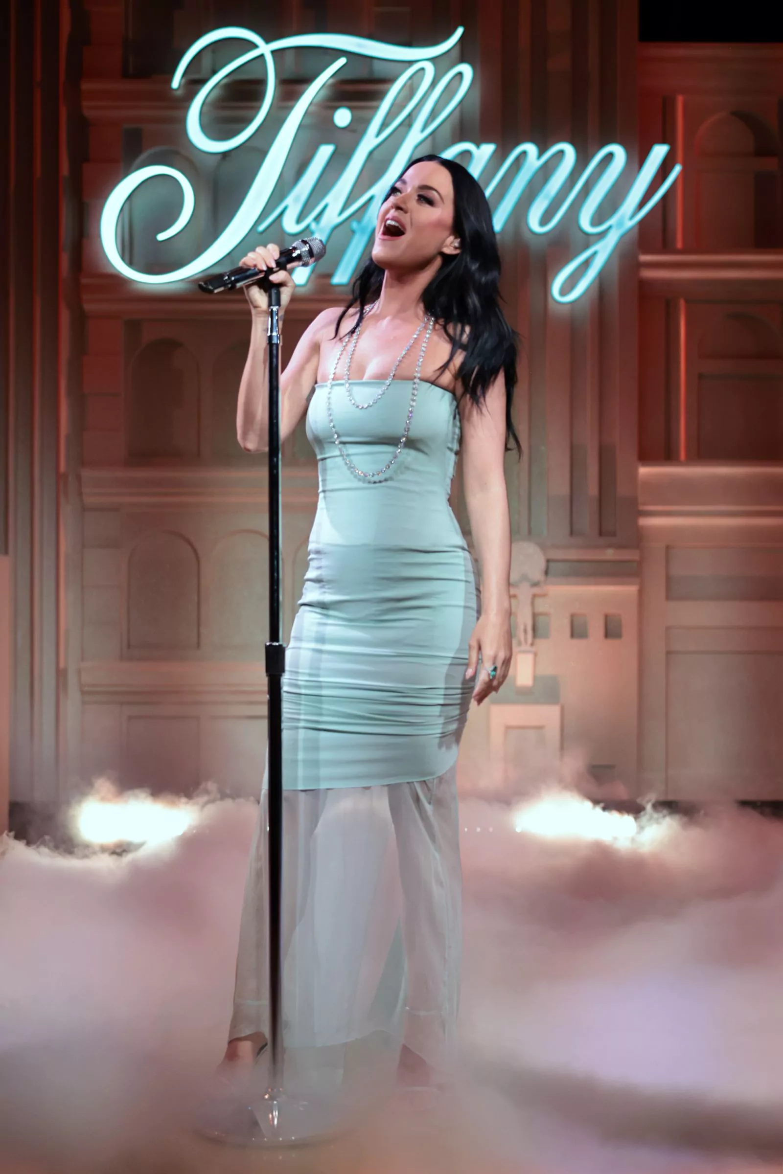 Katy Perry celebrates the opening of the Tiffany & Co. flagship store.  in New York, April 27, 2023, photo 3