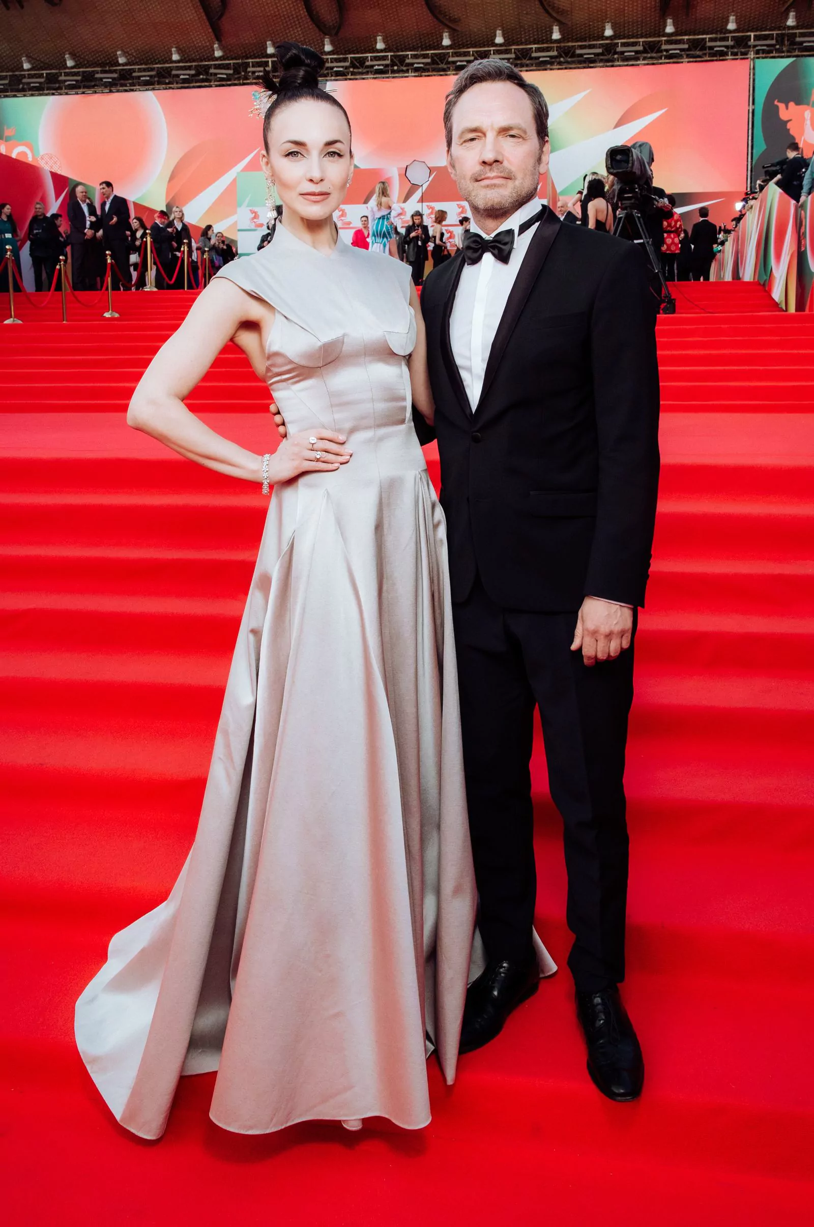Anna Snatkina and Viktor Vasiliev at the closing ceremony of the 45th Moscow International Film Festival, April 27, 2023