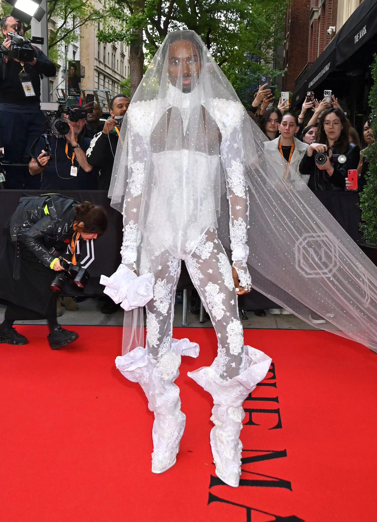 Elton Mason at the 2023 Met Gala, May 1, 2023, photo 1 Elton Mason leaves The Mark Hotel before attending the Costume Institute Ball, May 1, 2023, photo 1