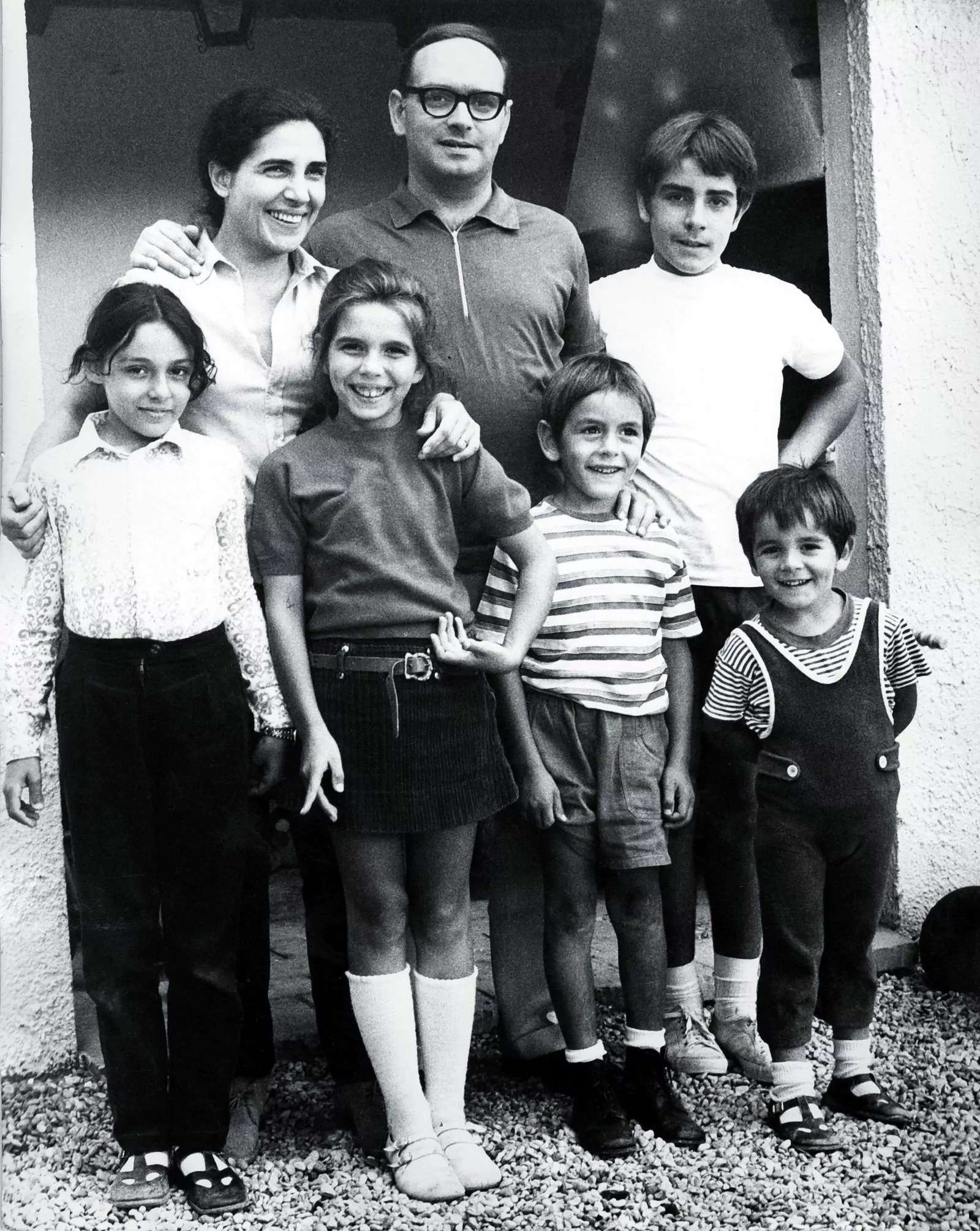 Ennio Morricone with his wife Maria Travia, sons Marco, Andrea, Giovanni, daughter Alessandra and niece Laura, Rome, 1970.