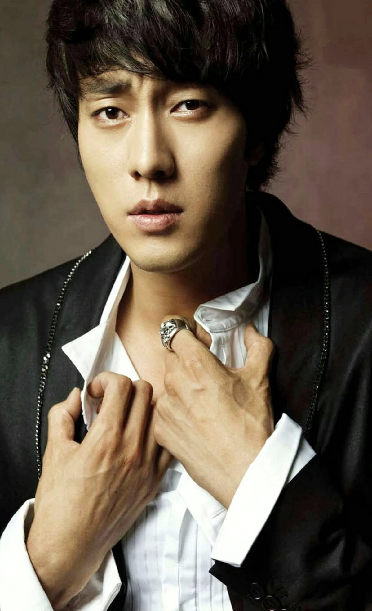 Gujumpo is a Korean actor. Celebrity