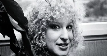 Бетт Мидлер в молодости