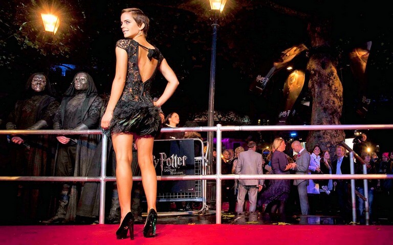 99 hot photos of Emma Watson, unknown interviews about relationships, fame and "adults" cast
