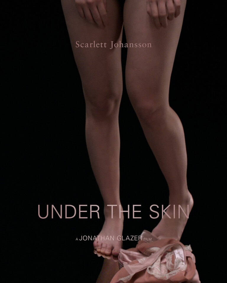 90+ photos of Scarlett Johansson's legs (bonus inside)
