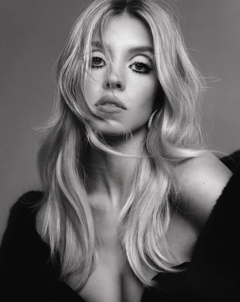 60 best photos of Sydney Sweeney's breasts: facts about the owner of Hollywood's most sought-after bust