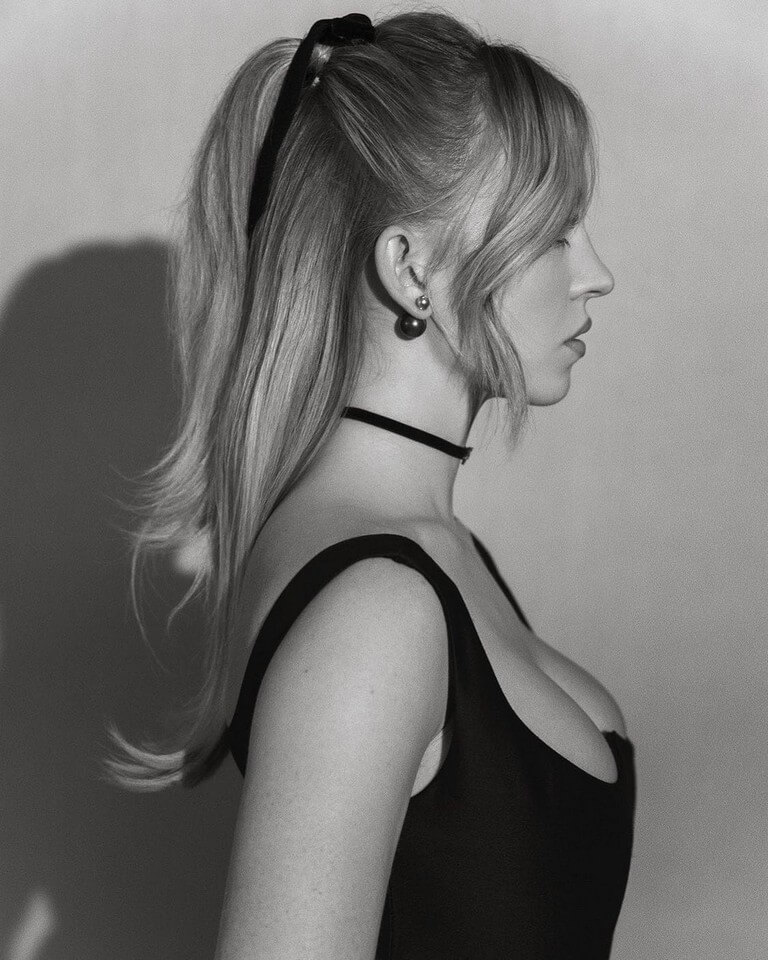 60 best photos of Sydney Sweeney's breasts: facts about the owner of Hollywood's most sought-after bust